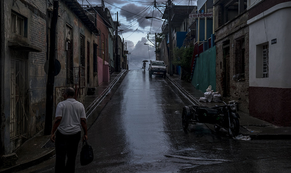 Exposición Bajo Honda Intimidad